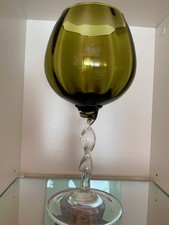 XXl Weinkelch/ mit gedrehten Stiel und grünen Glaskelch H 52 cm