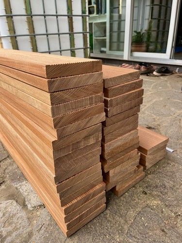 Terassendielen beidseitig - 6m^2,