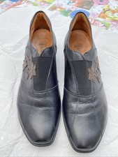 Think Pumps Aida in Schwarz