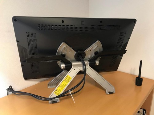 Wacom cintiq 22hd touchscreen - wacom,