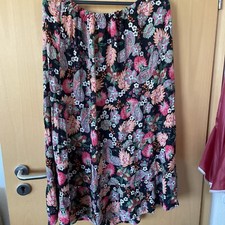 schöner blumig-bunter Stufen-Rock m. Gummizug, ca. 83 cm lang, gebr.