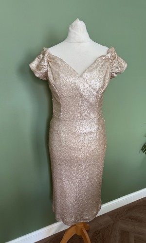 The pretty dress - the,