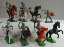 Acht Aufstellfiguren