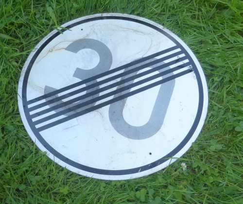 Altes verkehrsschild schild - verkehrsschild,