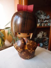 Kokeshi-Puppe mit Kimono