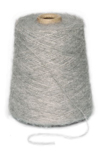 Flauschgarn - 25€/kg, •