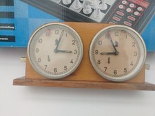 Vintage ungarische MOM Schachuhr aus den 1950er Jahren – selten braune UHR