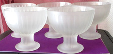 Vintage 5 Dessertgläser Schalen Eisbecher Milchglas neuwertig