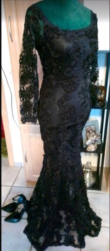 Kleid aus spitze - mit, schleppe