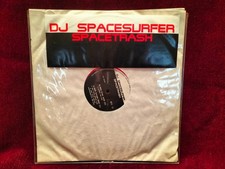 DJ Spacesurfer  -  Spacetrash  farbig (rot) Elektronische Musik Trance gesucht