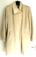 "alpacca Luxus-Llama Mantel"  Gr. 38, Creme