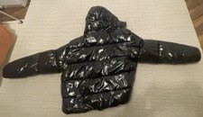Schwarze schillernde - schwarze,