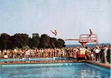 Ihringen Kaiserstuhl Freischwimmbad mit Sprungbrett