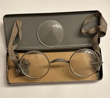 Maskenbrille, Gasmaskenbrille im Etui + Ersatzglas / Wehrmacht