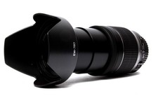 Canon EF-S 18-200mm f/3.5-5.6 IS Reisezoom Tele Objektiv für Canon EOS Kameras..