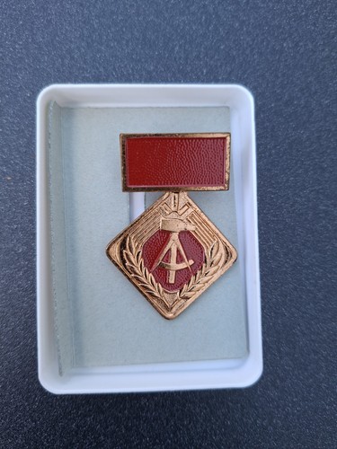 Ddr orden aktivist der - orden,