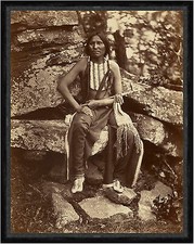 Little Bear, Cheyenne Indianer Namen Pfeife Tracht Schmuck Felsen Faks_M 110