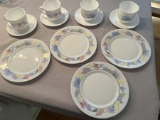 Vintage Arcopal France,  je 4x Tassen, Untertassen, Teller, Blumenmuster Pastell