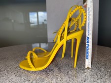 Louboutin So Me 100  /  39,5  /  High Heels  /  11,5 cm  /  High Heels  /  gelb