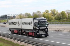 LKW Foto Scania S500 Sattelauflieger Polen blau WOLTER KOOPS #l5km