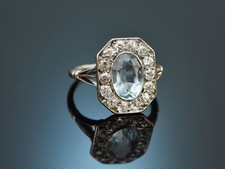 ART DECO PLATIN RING MIT AQUAMARIN UND ALTSCHLIFF DIAMANTEN UM 1920