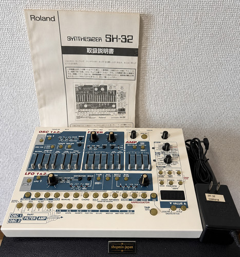 Roland synthesizer - roland, sh-32