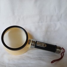 Carton Lupe mit Licht