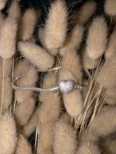 Pandora Moments Schlangen