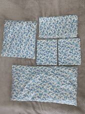 Niedliche Stubenwagen/Kinderbett-Garnitur aus DDR Zeiten,weiß m Blümchen-Muster 