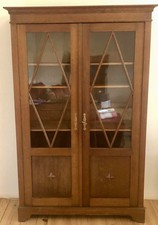 Stilvoller Schrank für Wäsche oder Geschirr H176 B113 T42 Massivholz