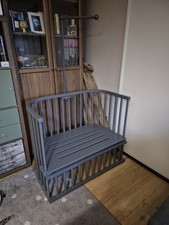 Babybay Maxi Beistellbett, Grau, mit Rausfallschutz & Mobile-/Betthimmelhalter