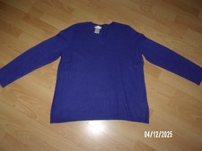 violetter Kaschmirpullover