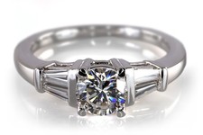 Ring 1 Brillant 0,53 ct TW/VS2 + 4 Diamanten 0,25 ct 750 Weißgold [BRORS 19232]