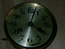 Uhrwerk mit Zifferblatt für
