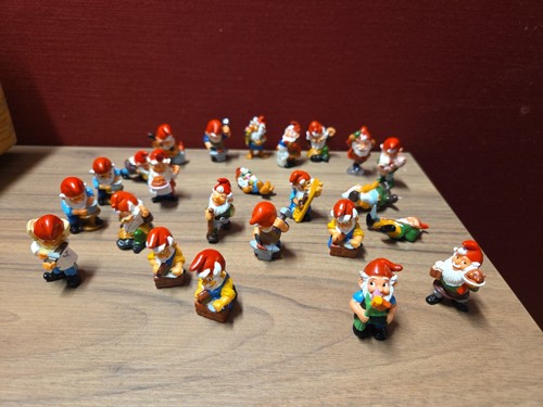 Eier figuren konvolut - 24,