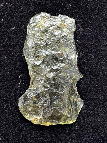 Natürlicher moldavit - natürlicher,