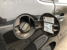 VW Polo 9N 9N1 9N3 Tankklappe Tankdeckelm Tankverschluss LC9Z Black Magic Perl