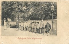 AK China, "Gefangene beim Wegewalzen", wohl in Shanghai, um 1900