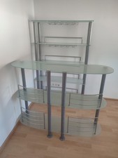 Bar/ Material Glas-Metall / Theke/ Regal/ Farbe blau-grünlich-milchig