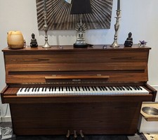 Hellas Klavier gebraucht