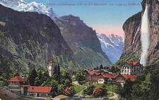 Lauterbrunnen BE mit Staubbach Wasserfall und Jungfrau