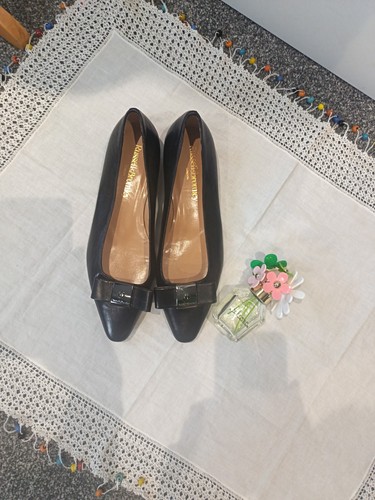 Schwarzer russell and bromley - russell,