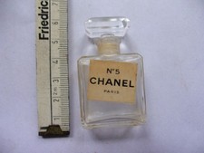 Alter Parfum Flakon mit