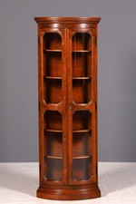 Wunderschöne Selva Eckvitrine