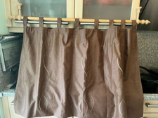Vorhang mit Holz-Vorhangstange, braun, 131,5cm, 87-152cm tief, neuwertig, schön!