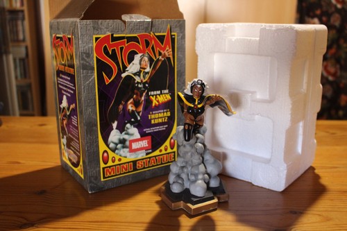 Mini statue storm - statue, (tornade)