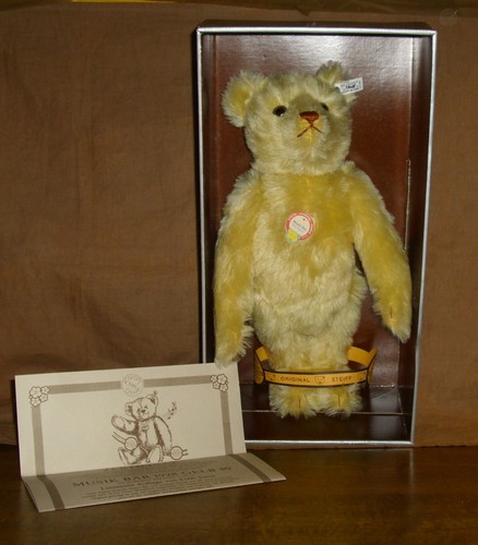 Steiff music teddy 1928 - music,