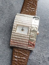 Glitzertraum DKNY Damenuhr Armbanduhr mit Lederband und sehr vielen Zirkonia
