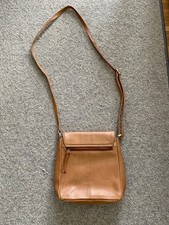 Leder Damen-Umhängetasche klein, Farbe hellbraun, Marke Jobis, Maß 20 x 20