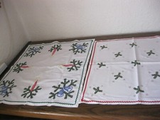 2 ältere Weihnachtsdeckchen